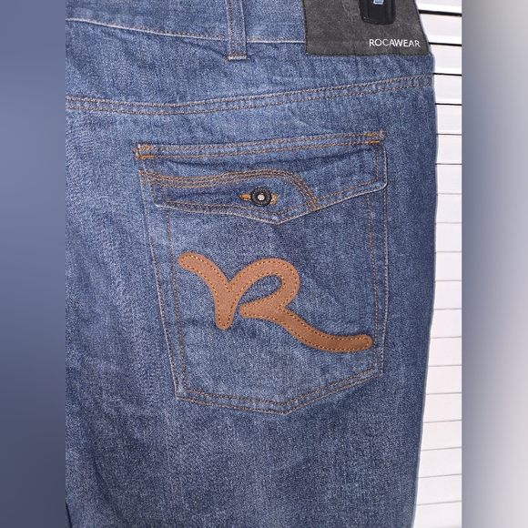 Rocawear Men's W•52 Classic Fit Blue Jeans - Picture 5 of 11